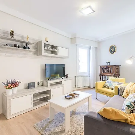 Apartment Zurriola - Beachside Comfort