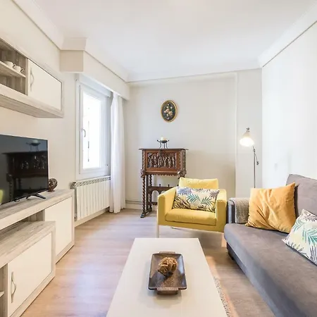 Apartment Zurriola - Beachside Comfort *
