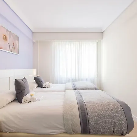 Zurriola - Beachside Comfort Apartment *